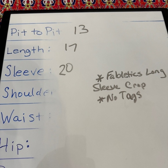 Fabletics Long Sleeve Abstract Check Crop Top - Picture 4 of 4